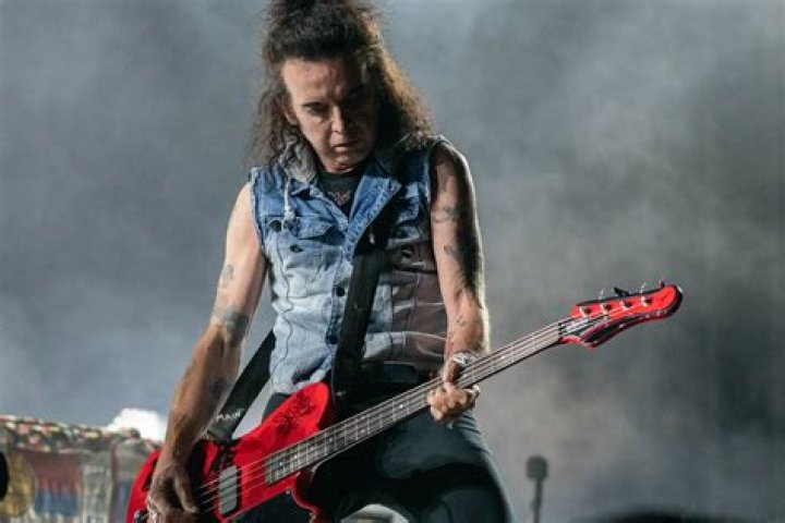 Simon Gallup photo 3