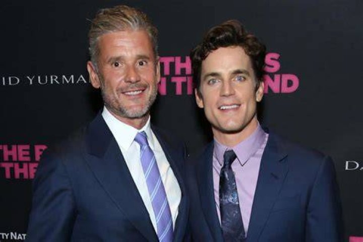 Simon Halls - Age, Family, Bio
