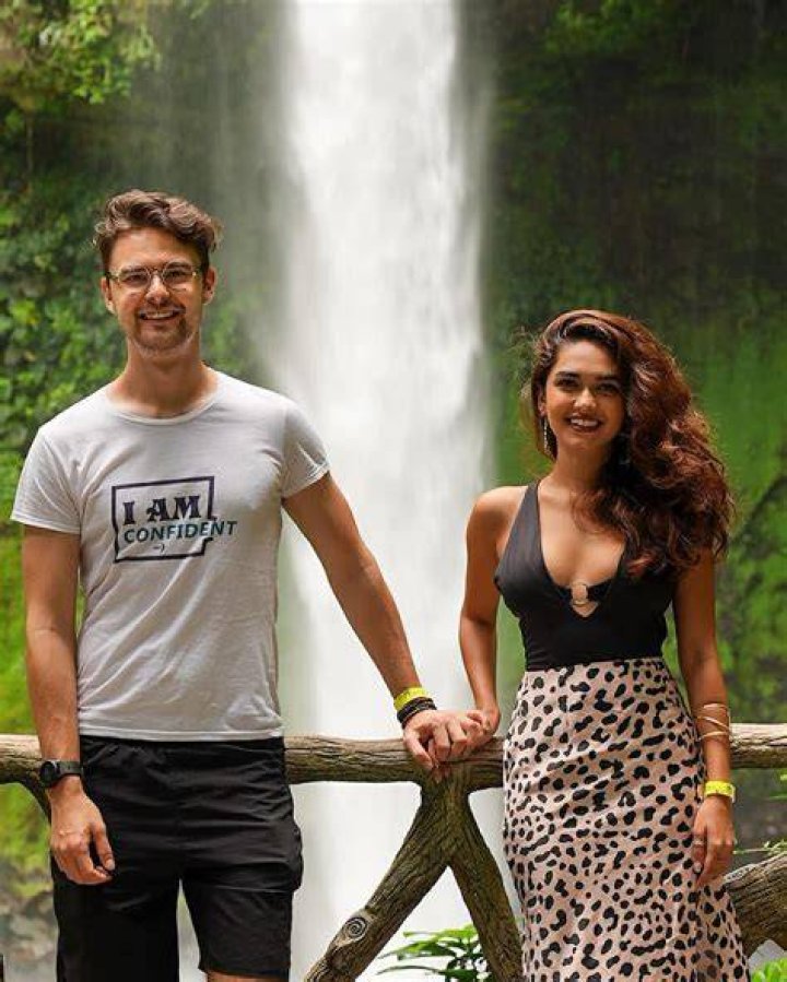 Sonya Mulkeet's boyfriend, Agon Hare had a double date with dating and mindset coach, Tessa Mac; and story alchemist, Celinne Da Costa back in 2019. Are Agon and his girlfriend, Sonya getting married in 2021?