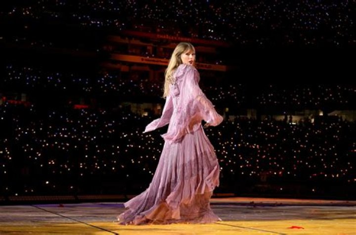 Taylor Swift at the Academy of Country Music Awards