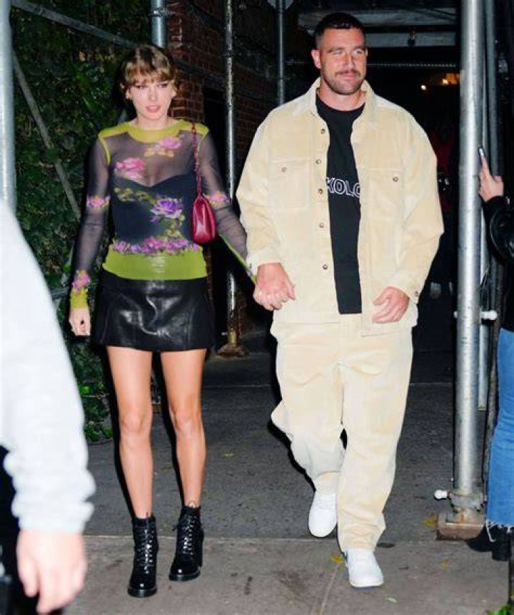 Taylor Swift hand-in-hand with boyfriend Joe Alwyn go on a long walk after lunch in NYC