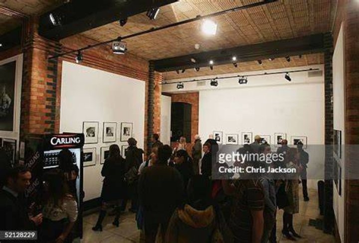 Tek A Picture A Dis - Private View