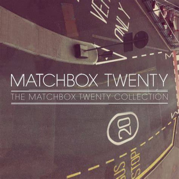 The Matchbox Twenty's lead singer Rob Thomas shared a son Maison Avery William Thomas with her former love partner.