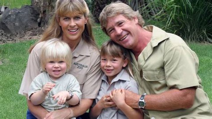 The new Bride, Bindi Irwin Shares an Wedding Pictures on Instagram