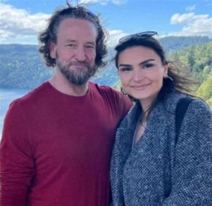 Thomas Jane, 41, is dating a 21 year-old actress