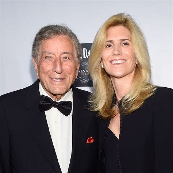 Tony Bennett is married to his third wife Susan Crow since July 2007.