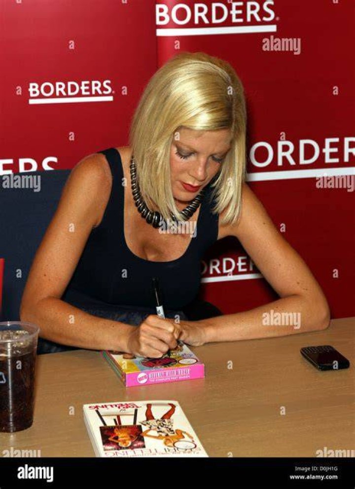 Tori Spelling Signs Copies Of "CelebraTORI: Unleashing Your Inner Party Planner To Entertain Friends And Family"