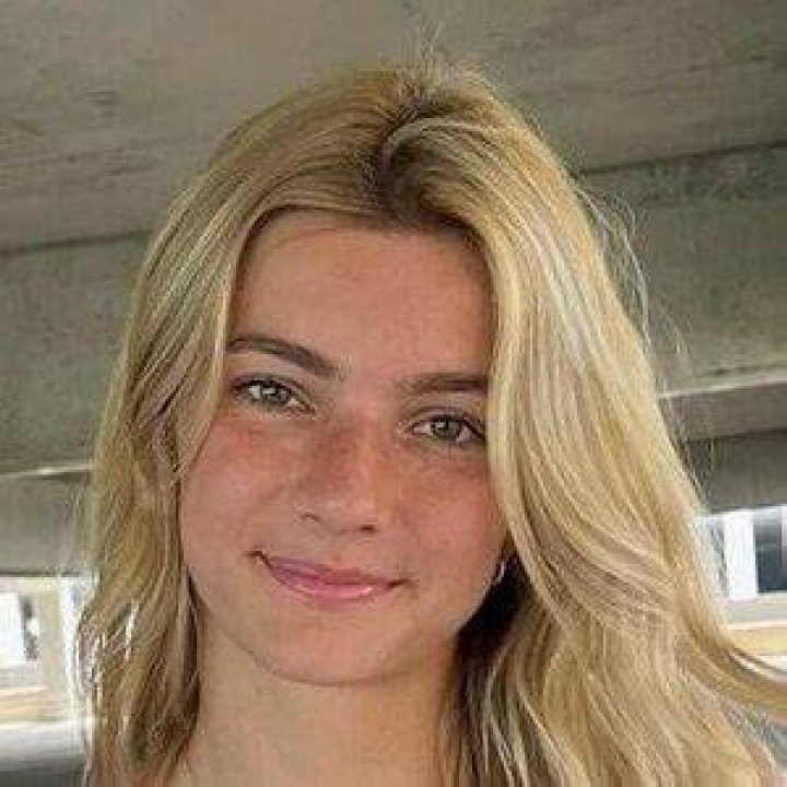 Victoria Bulkowski - Age, Family, Bio