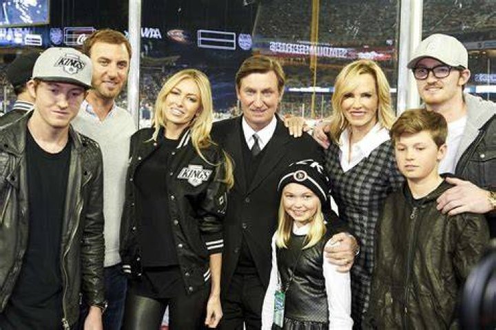 Wayne Gretzky - Age, Family, Bio