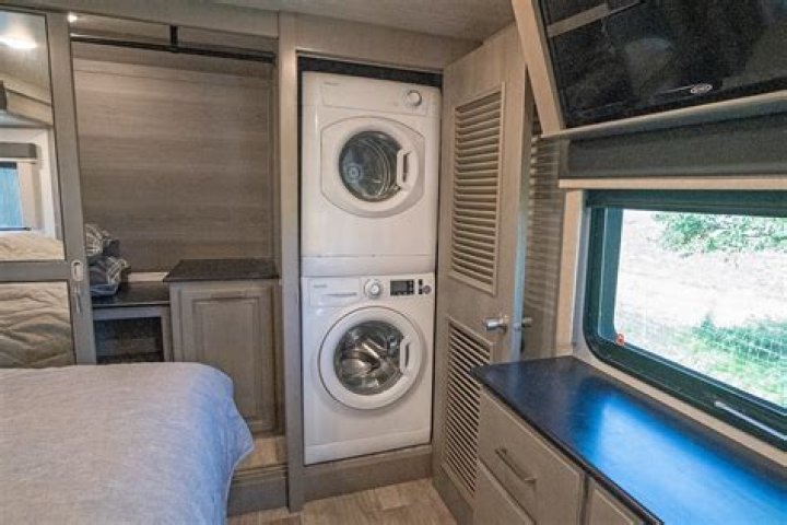 What RVs have washer and dryers?