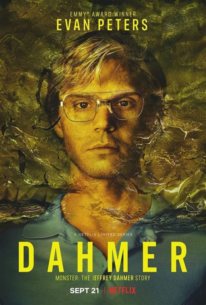 Who plays Joyce Dahmer netflix?