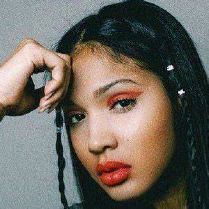 Yaris Sanchez - Age, Family, Bio