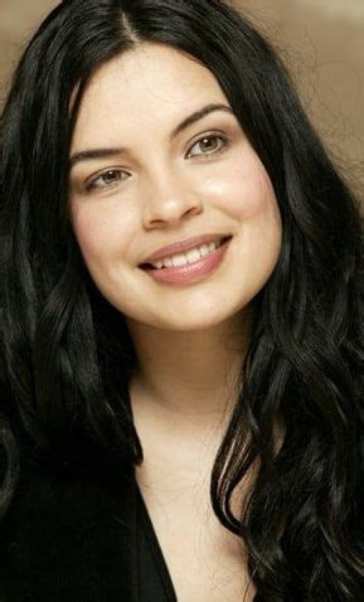 Zuleikha Robinson Bio (Wiki) 